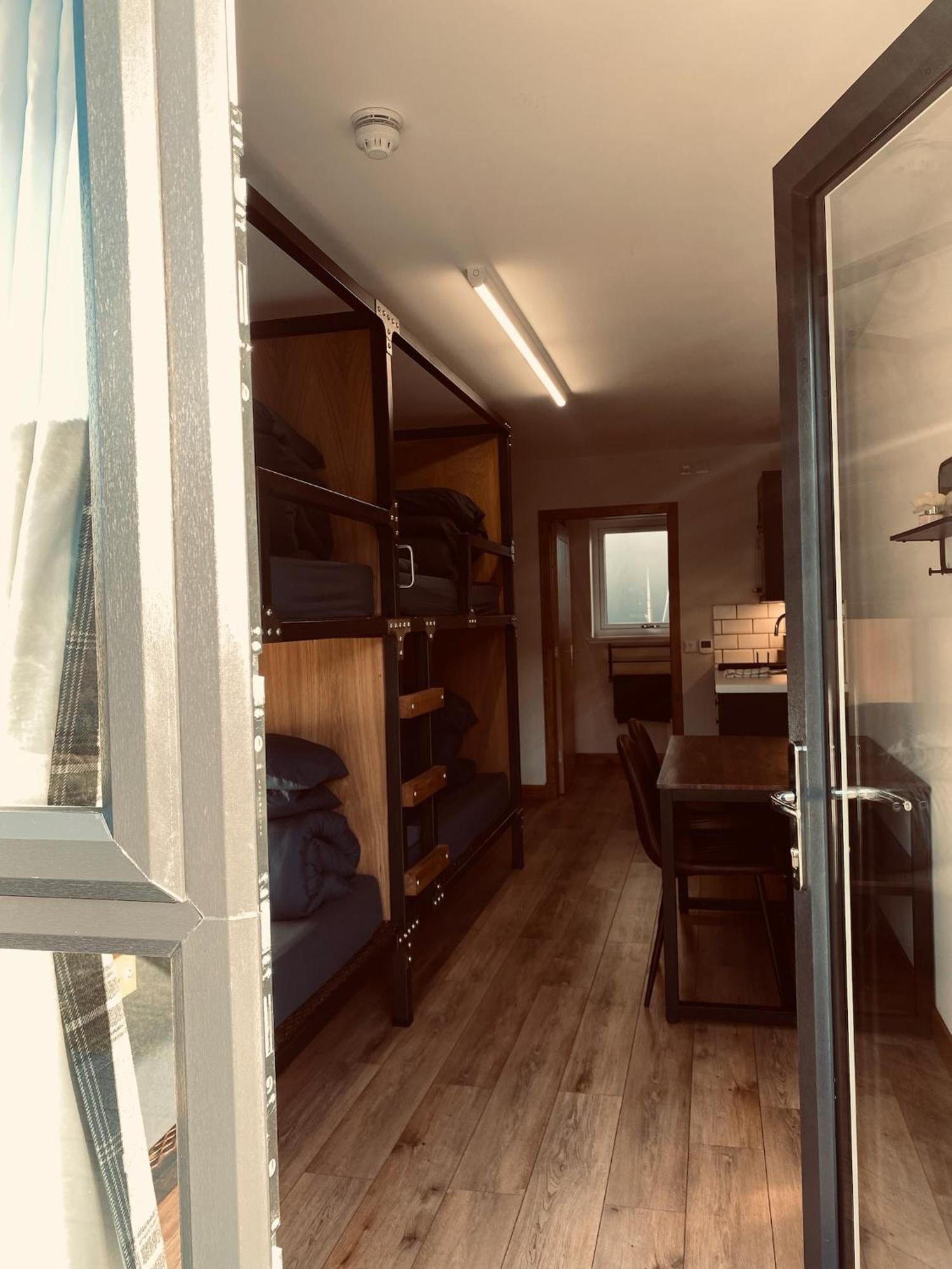 Ben Nevis Inn Rooms Fort William Exterior photo